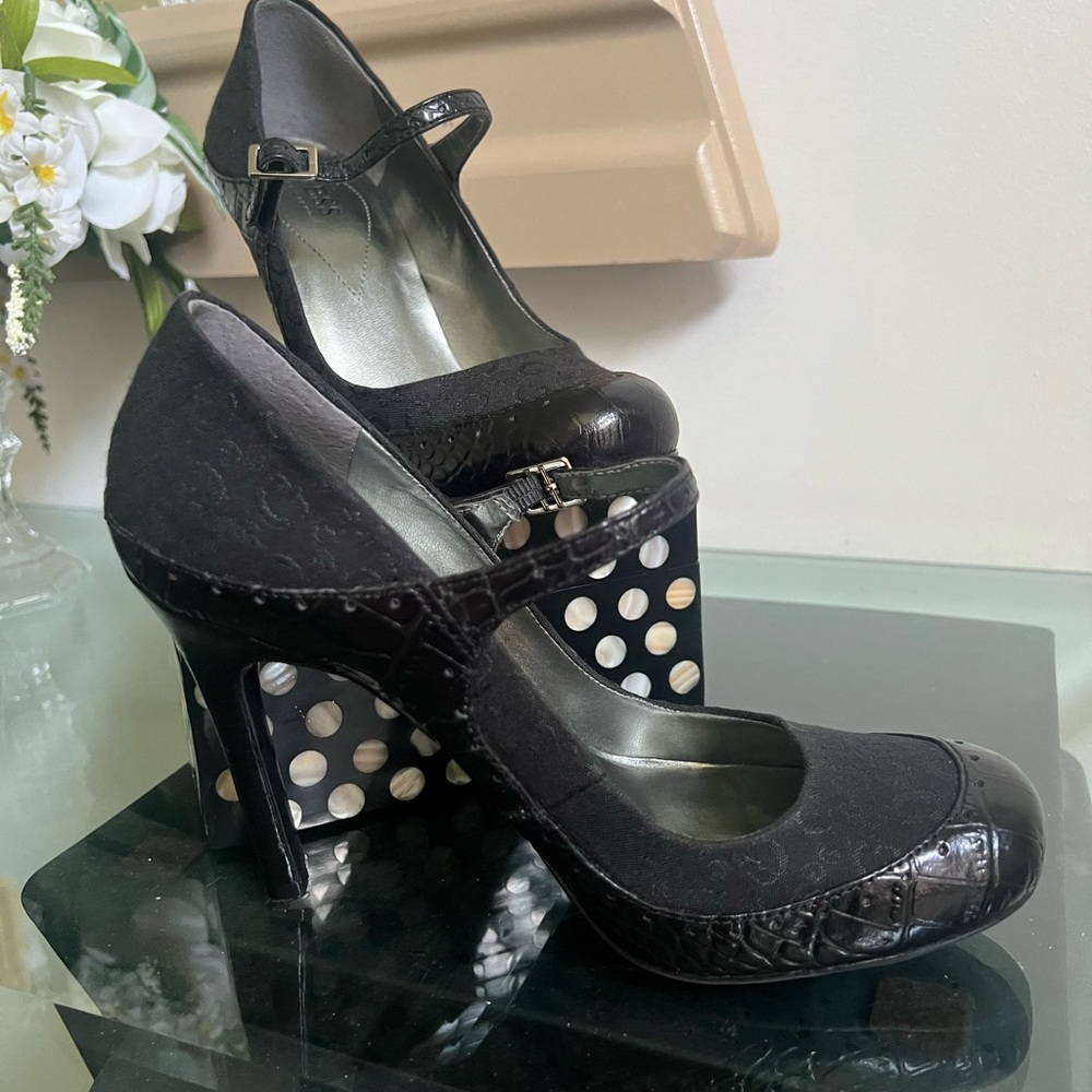 Elegant Guess Mary Jane Heels sz7.5 worn once